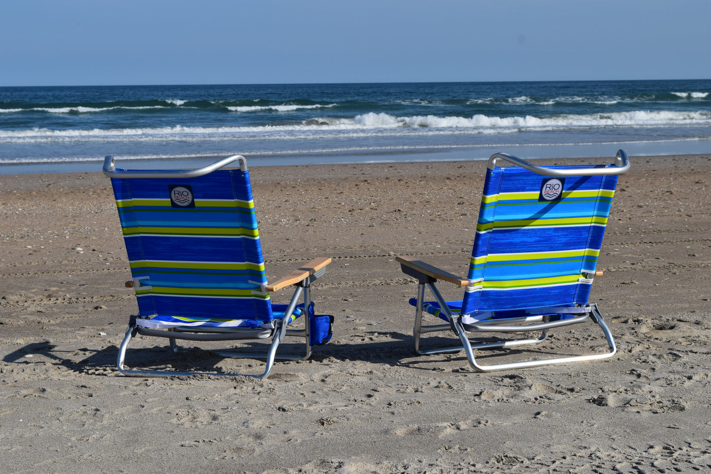2 Foldable Beach Chairs