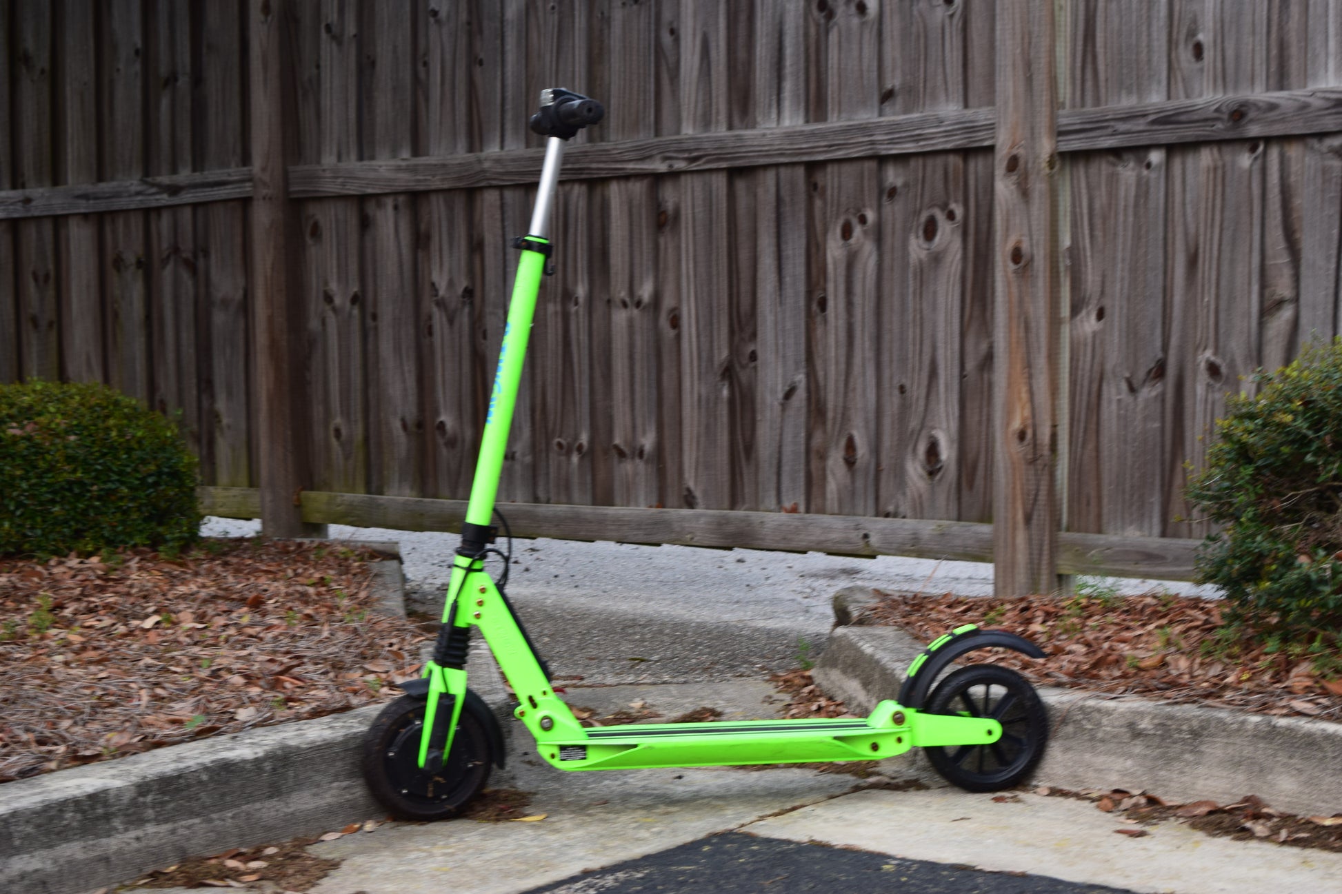 Lime Green Electric Scooter – Grand Rentals