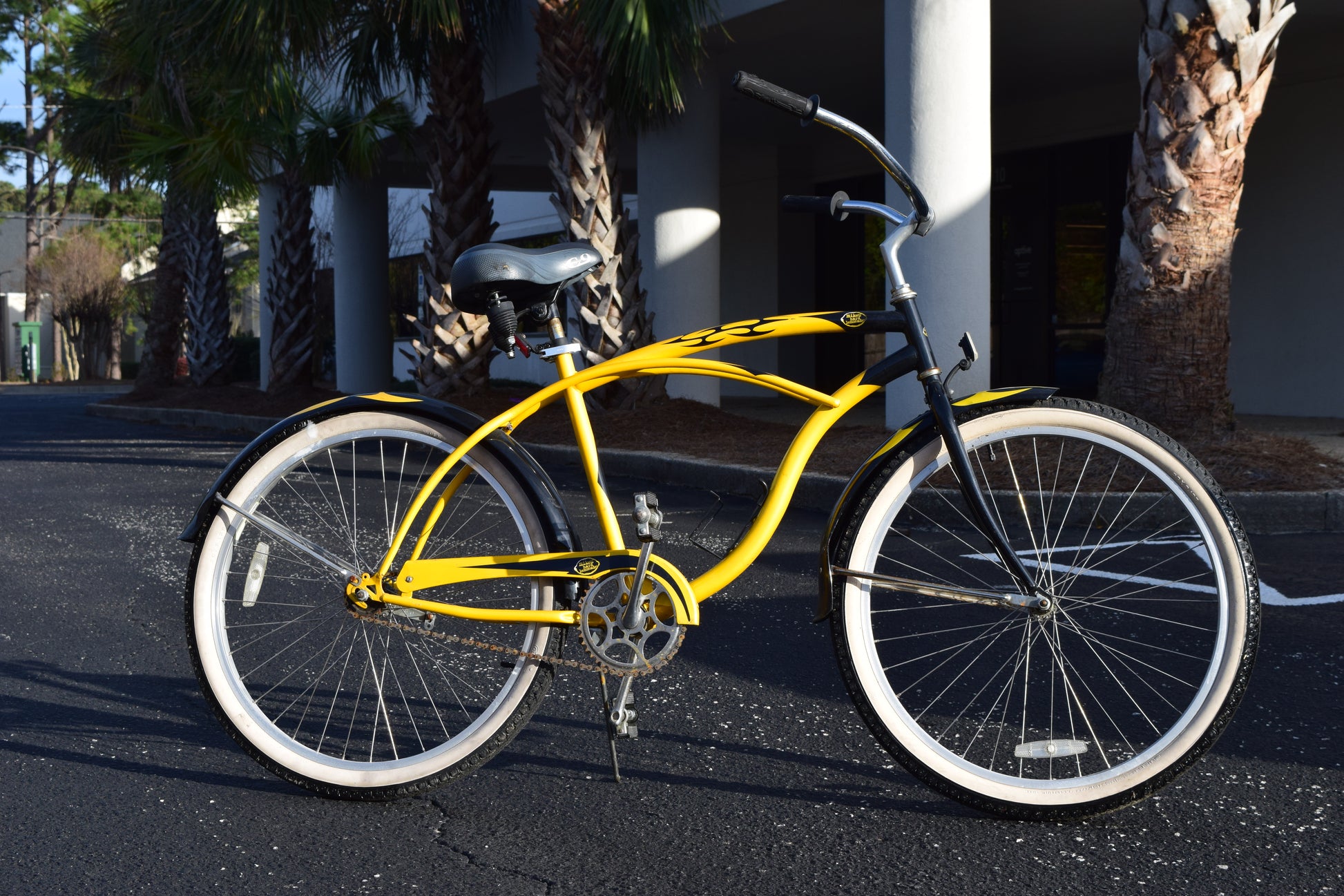 26in Mike’s Hard Lemonade Beach Cruiser (Rare Edition) Hourly
